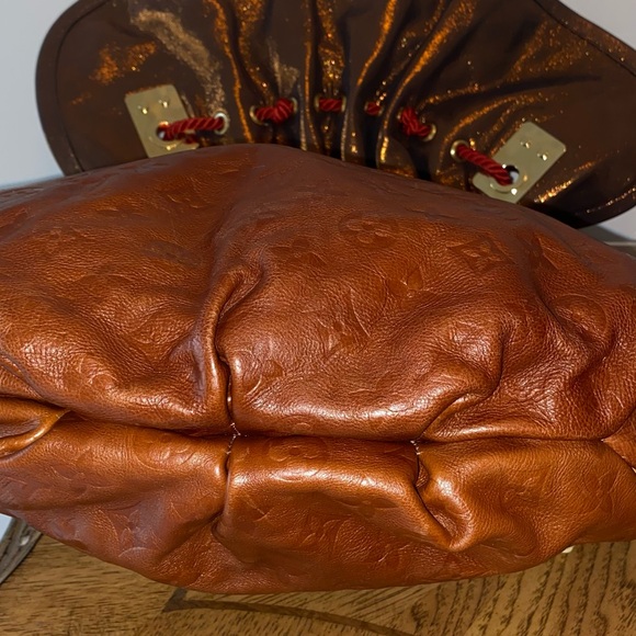 Louis Vuitton Kalahari GM - Picture 10 of 17